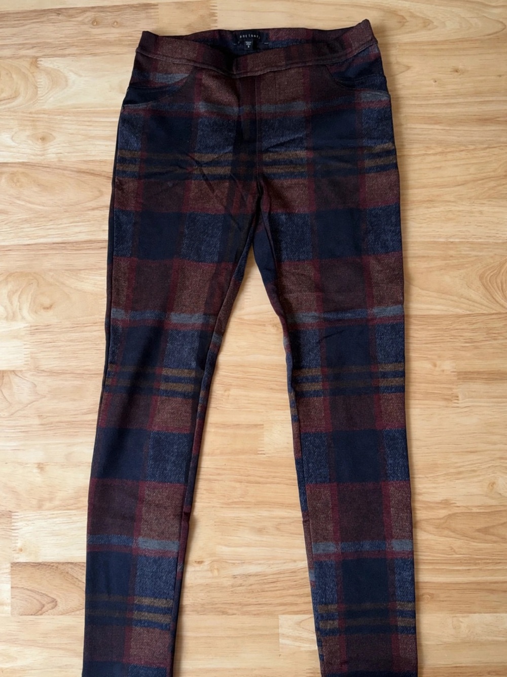 Sanctuary Plaid Pants in Burgundy and Navy Size Small